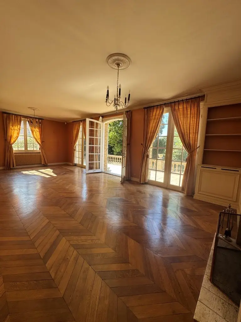 Appartement de caractère, jardin privatif et garage, photo 2