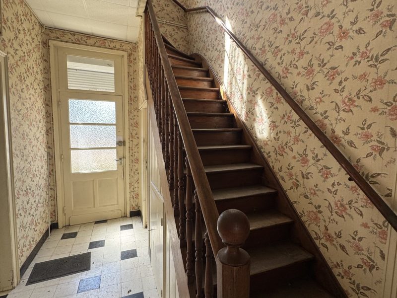 maison-semi-mitoyenne-saint-omer-couloir