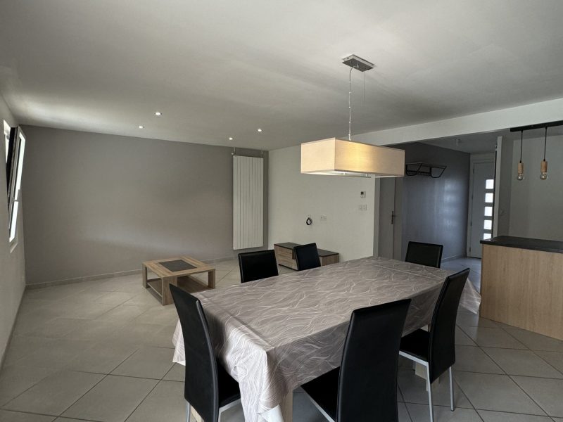 maison-arques-location-salon