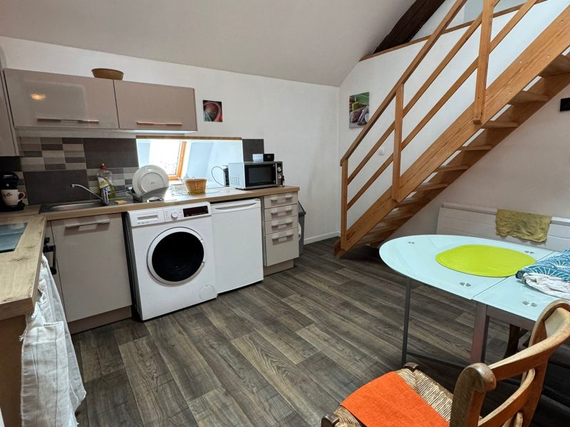 Maison de caractère à Saint-Omer : cuisine mansardée