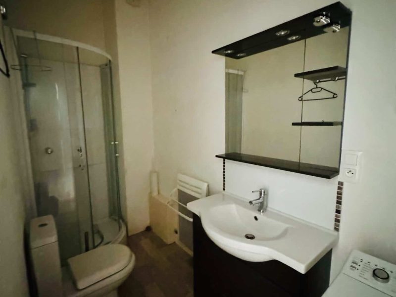appt4 66 rue de calais 3 salle de douche