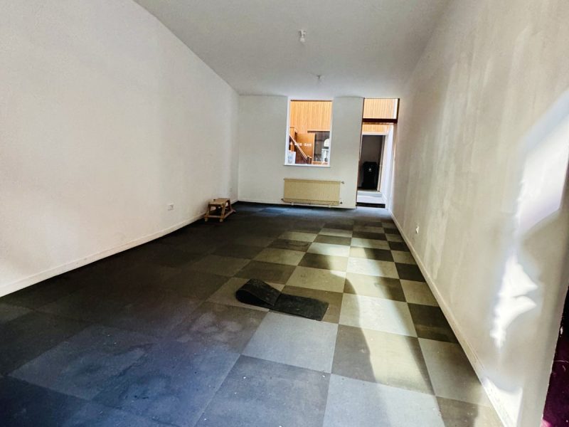 Pièce du rez-de-chaussée de la maison en centre-ville de Saint-Omer