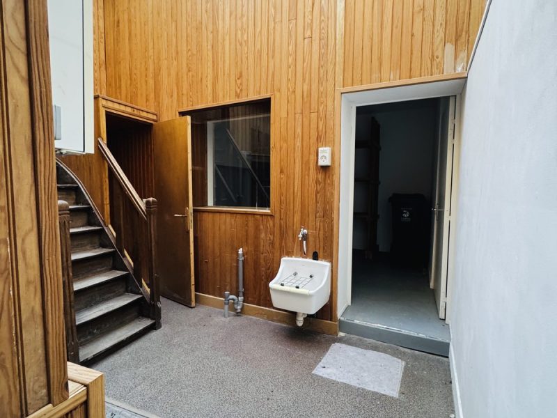 Palier avec verrière et escalier en bois