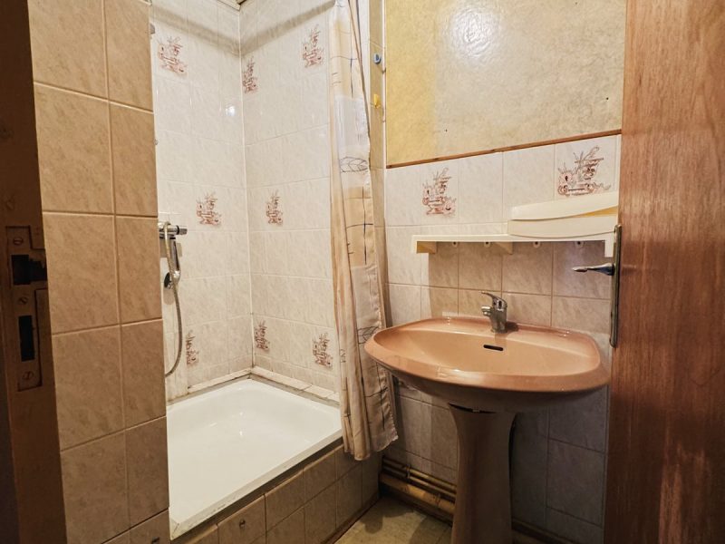 Salle de douche au premier étage