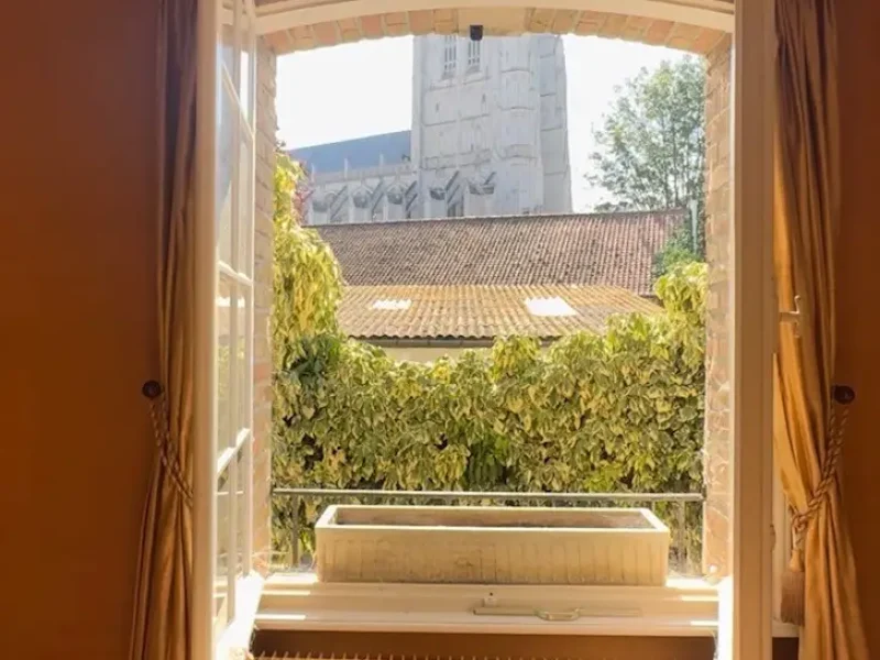 Appartement de caractère, jardin privatif et garage, photo 1